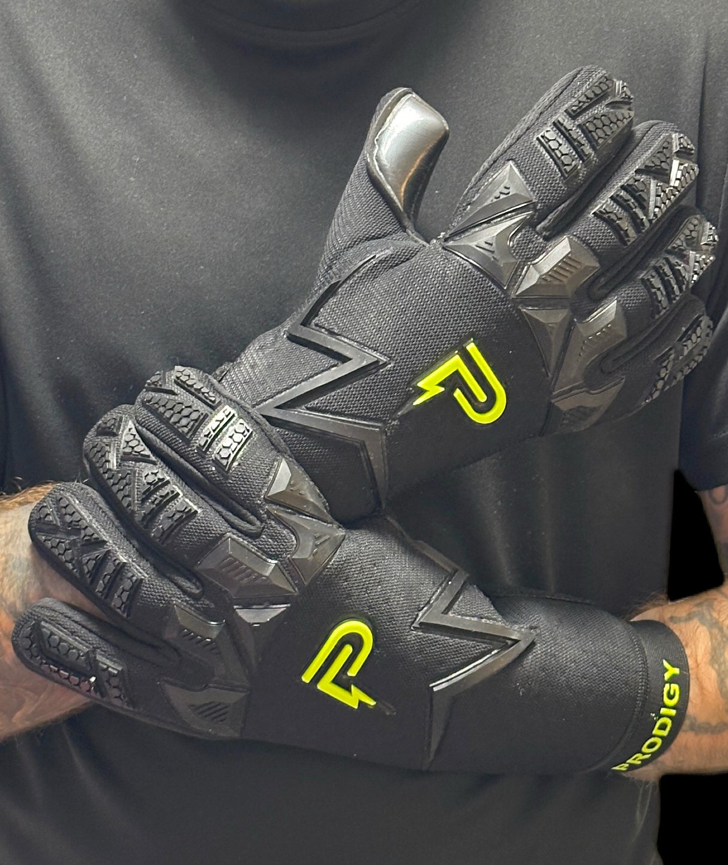 PRODIGY V1 BLACK